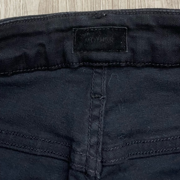 Mother High Waisted Looker Kitty Glitter Jeans
Size 28 - Picture 6 of 7